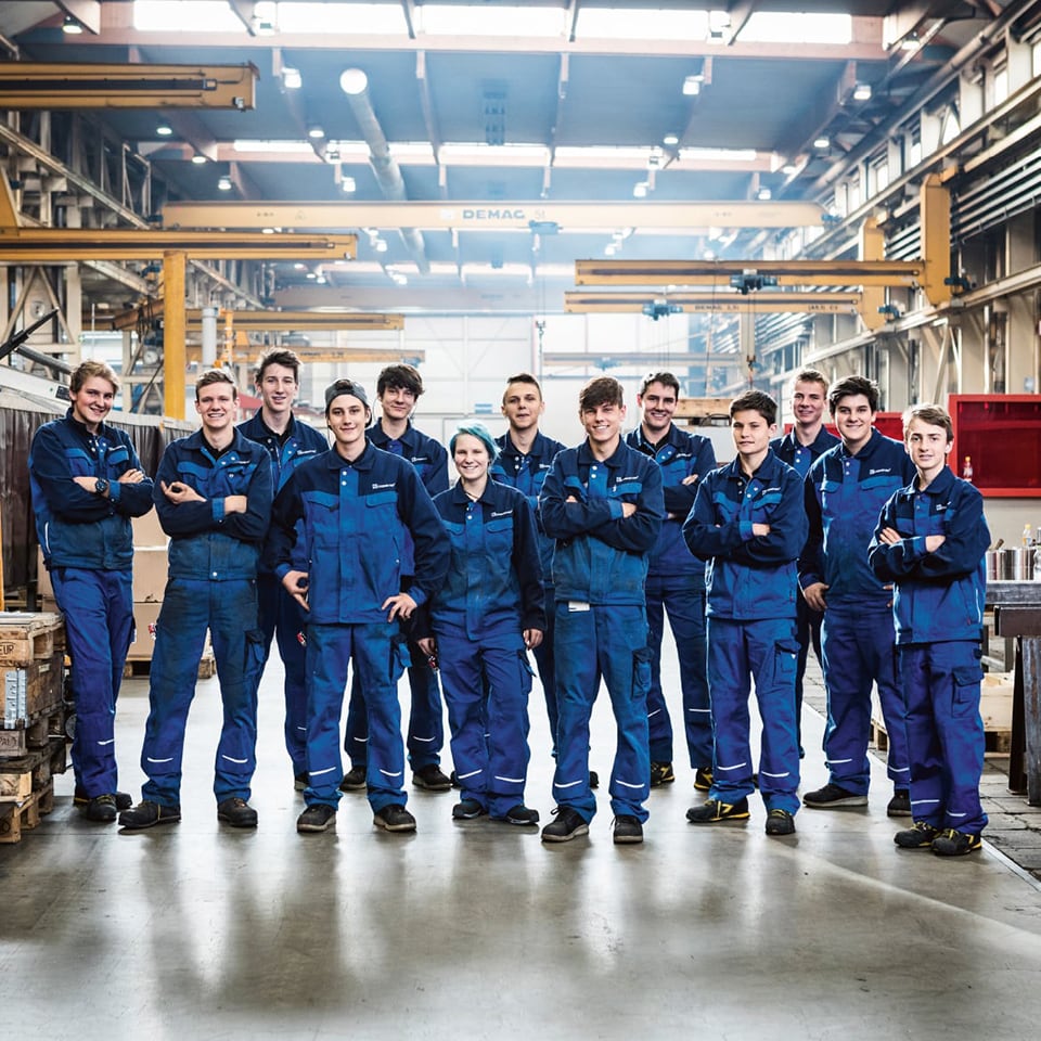 Gruppenfoto der Doppelmayr Lehrlinge