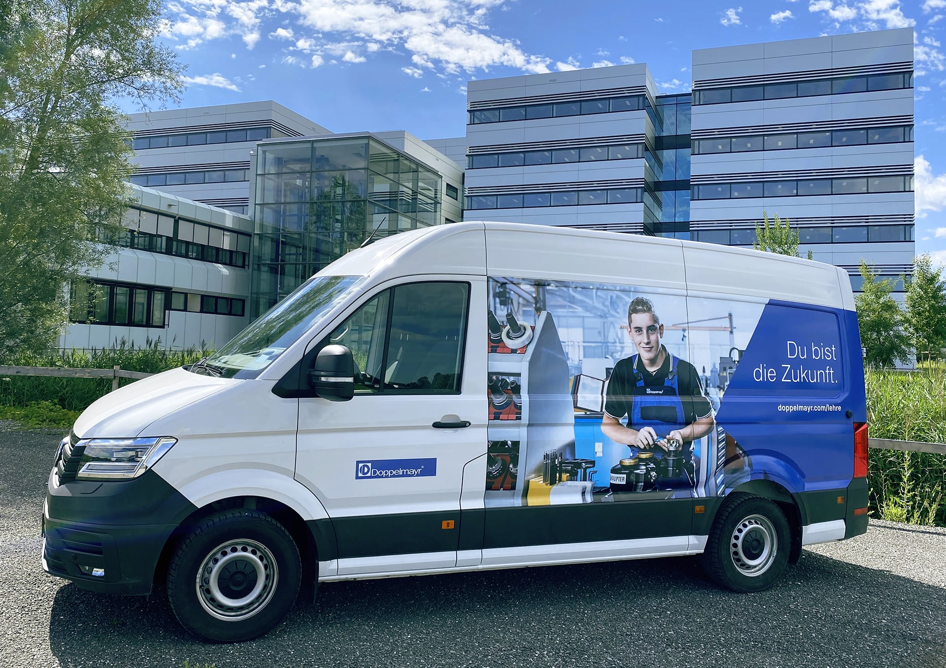 Doppelmayr Lieferwagen mit Lehrlingsbewerbung